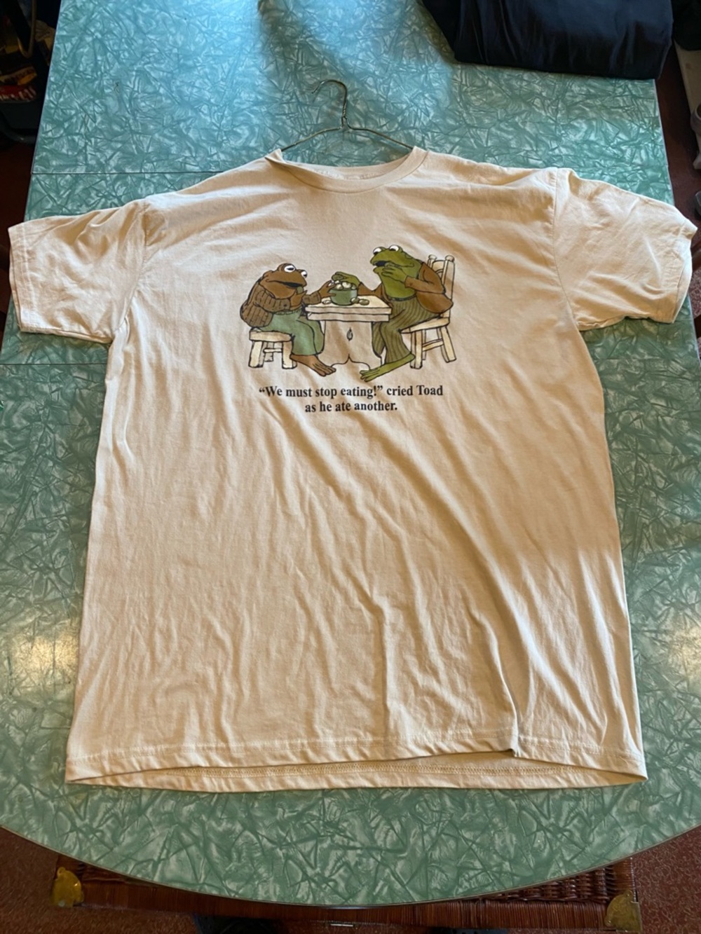 Nice Beige Men’s 2XL Frog & Toad “We Must Stop Eating” T-Shirt